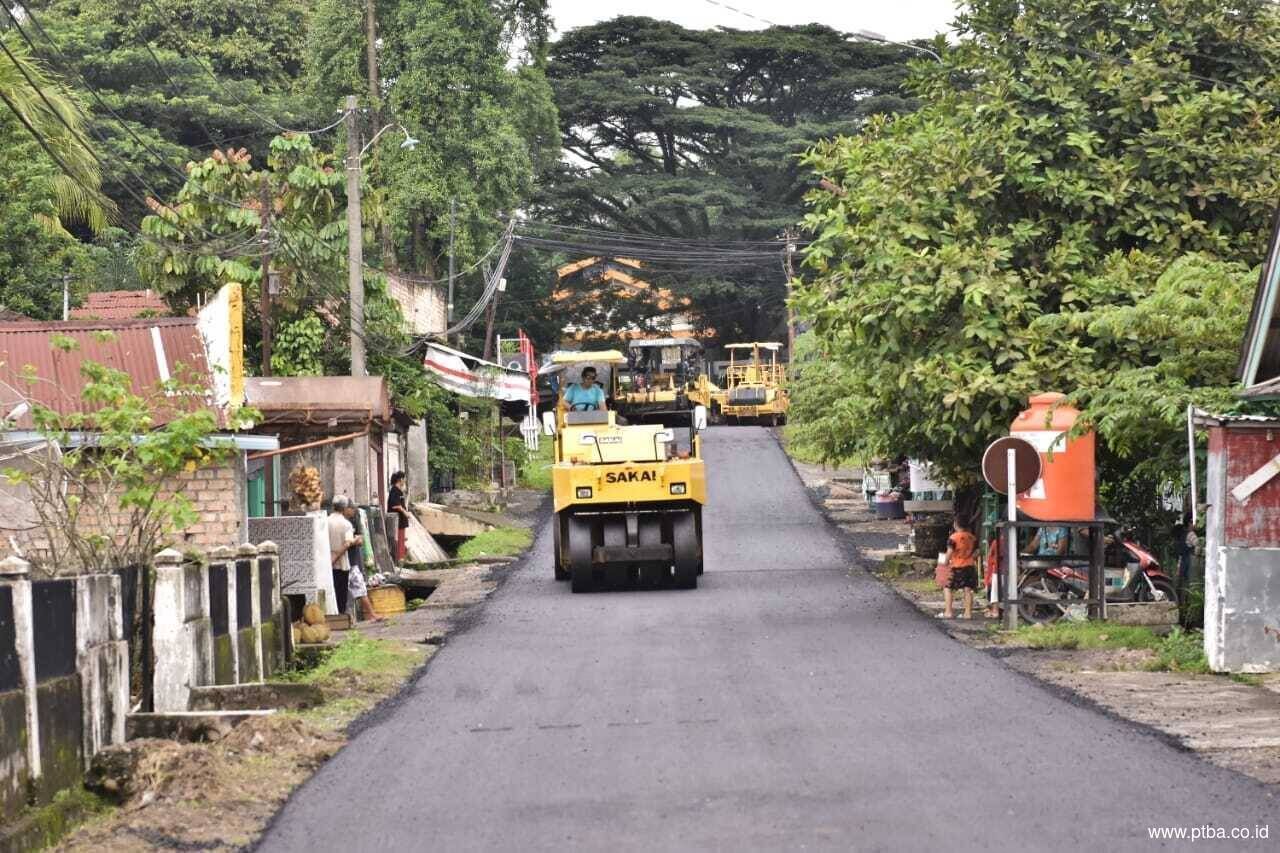 Pengaspalan jalan di Tanjung Enim Pengaspalan jalan di Tanjung Enim