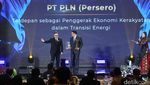 PLN Raih Penghargaan Penggerak Ekonomi Kerakyatan dalam Transisi Energi PLN Raih Penghargaan Penggerak Ekonomi Kerakyatan dalam Transisi Energi
