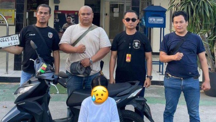 Polisi menangkap perempuan muda atas kasus pencurian sepeda motor dan barang lain. Kasus bermula saat pelaku dan korban kenalan saat nonton konser di Monas. (ANTARA/dok Istimewa)