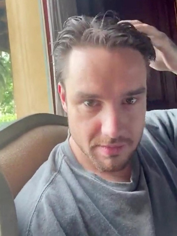 Potret Terakhir Liam Payne 1 Jam Sebelum Tewas A social media selfie video shows former One Direction singer Liam Payne speaking in Sarmiento, Buenos Aires province, Argentina, presumed to be the last videos of Liam Payne alive posted on his Snapchat verified account amidst death announcement, in this screen grab obtained from a social media video, released on October 16, 2024. Liam Payne via Snapchat/via REUTERS THIS IMAGE HAS BEEN SUPPLIED BY A THIRD PARTY. MANDATORY CREDIT. NO RESALES. NO ARCHIVES