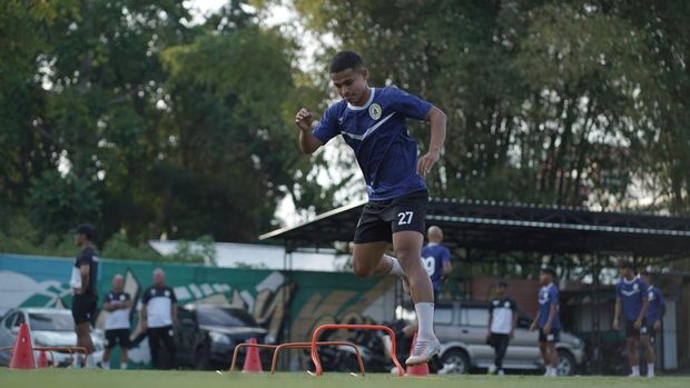 Sesi latihan fisik PSS Sleman jelang lawan Barito Putera, Jumat (18/10/2024).