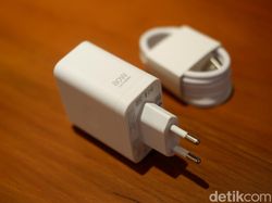 Unboxing Realme 13 Plus 5G: HP Rp 4 Juta Bisa Main HoK 120 FPS