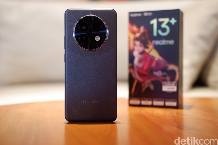 Realme 13 Plus 5G