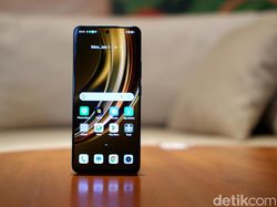 Unboxing Realme 13 Plus 5G: HP Rp 4 Juta Bisa Main HoK 120 FPS