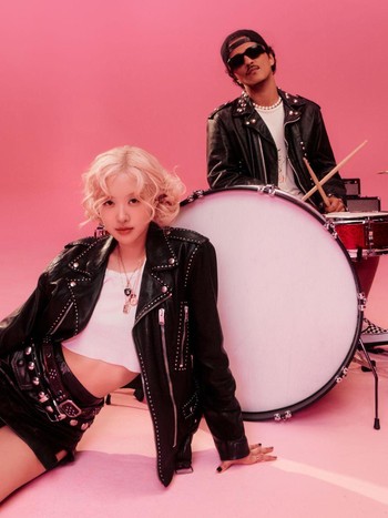 APT. Ikuti Jejak Gangnam Style, Raih Triple Platinum di Inggris