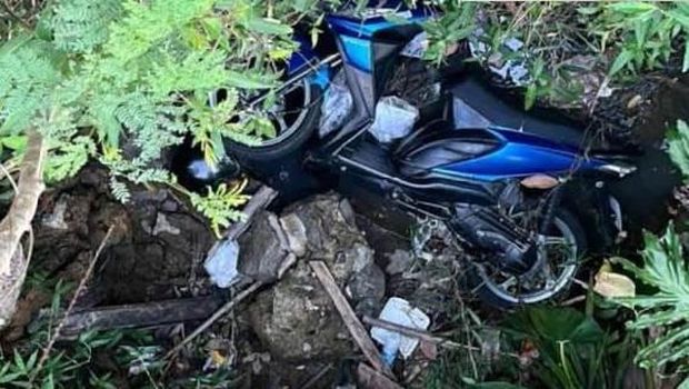 Sepeda motor yang ditumpangi Neng Laras