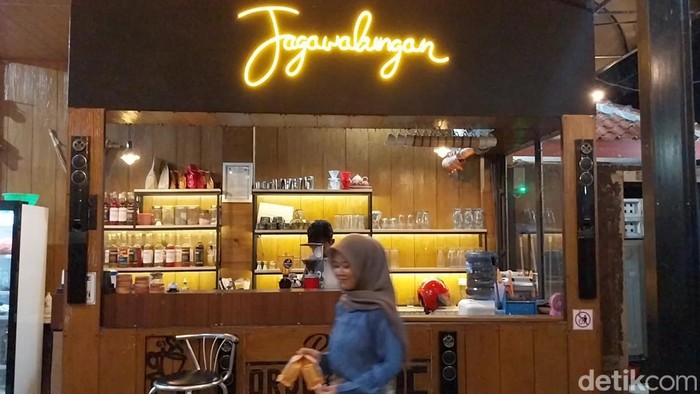 Suasana di Rumah Kopi Jagawalungan.