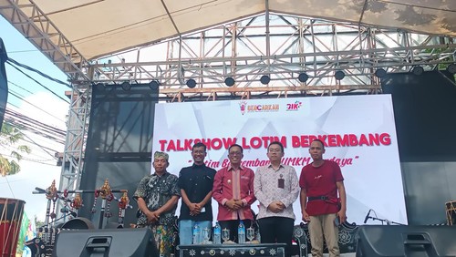 Acara talkshow yang digelar pada acara peringatan bulan inklusi keuangan, OJK NTB di Taman Rinjani Selong, Lombok Timur, Jumat (18/10/2024).