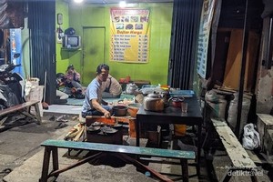 Surabi Seblak, Kuliner Viral di Bunderan Cibiru Bandung