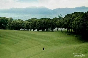 Tak Disangka, Garut Punya Lapangan Golf Nan Hijau Secantik Ini