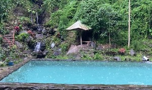 Kolam Renang Ciharus, Surga Tersembunyi dari Mata Air Alami Garut