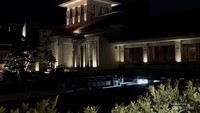 Suasana Malam Mason Pine Hotel Bandung.