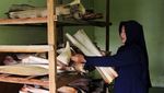 Pelepah Pinang Disulap Jadi Kerajinan Piring di Dumai