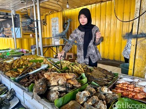 4 Ciri Khas Warung Makan Sunda, Puluhan Lauk hingga Lesehan
