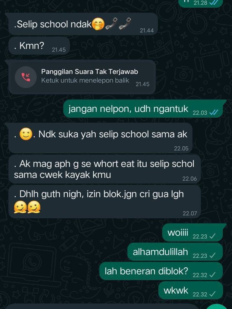 Ilfeel karena ketikan bisa banget kejadian loh, kayak contoh-contoh kasus berikut ini. Jangan ditiru ya Dek, ya.