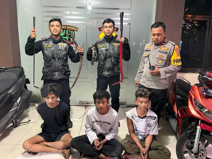 3 Remaja di Surabaya Dibekuk Polisi Saat Hendak Tawuran di Kapasari