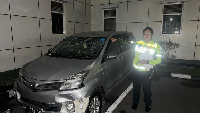 Avanza yang dirusak massa di Sleman karena Tabrak lari, Minggu (19/10/2024).