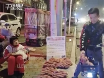 Begini 5 Aksi Bocah yang Mahir Jualan Seblak hingga Buah