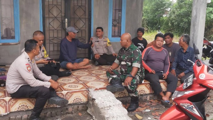 Dialog TNI-Polri bersama warga