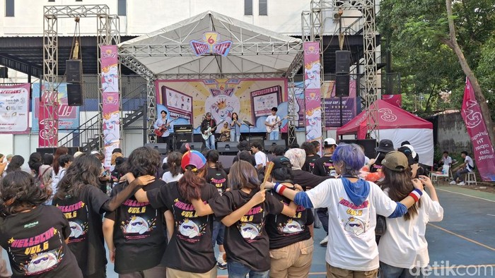HelloMotion High School di Tangerang Selatan menghelat ajang HelloCup Vol 6. Perlombaan dan karya seni itu diikuti siswa hingga mahasiswa se-Jabodetabek. (Taufiq S/detikcom)