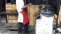Kenya dipilih turis @ifellbutitscool sebagai negara dengan makanan paling tidak enak. Karena semua daging yang dimasak di sana terlalu alot akibat terlalu matang. Foto: Pool/Site Foto: Pool/Site