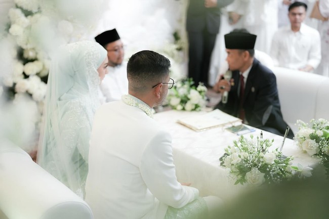Irish Bella resmi menikah dengan pengusaha bernama Haldy Sabri. Hari ini, Sabtu (19/10/2024), keduanya telah melangsungkan akad nikah di rumah Irish yang berada di kawasan Cinere, Depok. Foto: Instagram