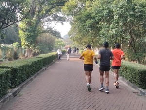 Jogging Beda dari Biasanya di Ragunan, Diiringi Suara Hewan-hewan