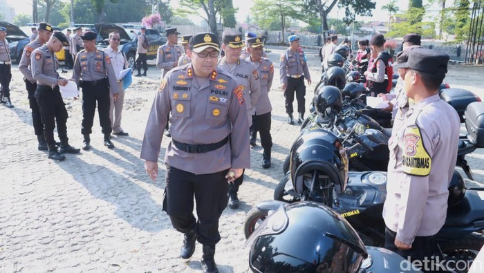 Kapolres Lampung Selatan, AKBP Yusriandi Yusrin melakukan pemeriksaan di Pelabuhan Bakauheni