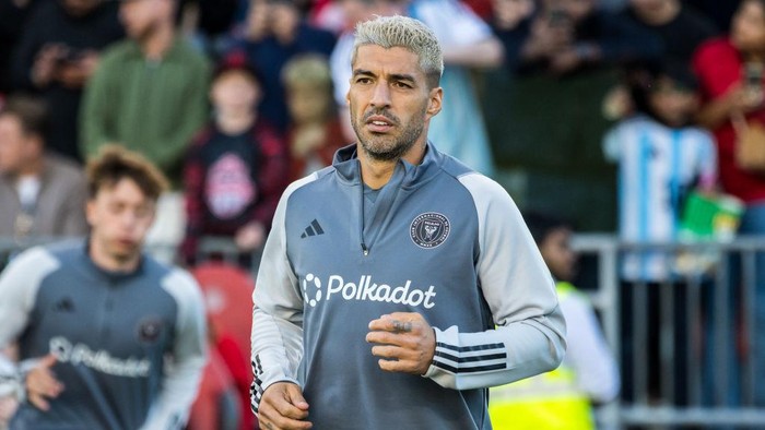 TORONTO, ONTARIO, CANADA - 2024/10/05: Luis Suarez #9 seen in action during the MLS game between Toronto FC and Inter Miami CF at BMO field. Final scores; Toronto FC 0-1 Inter Miami CF. (Photo by Angel Marchini/SOPA Images/LightRocket via Getty Images)
