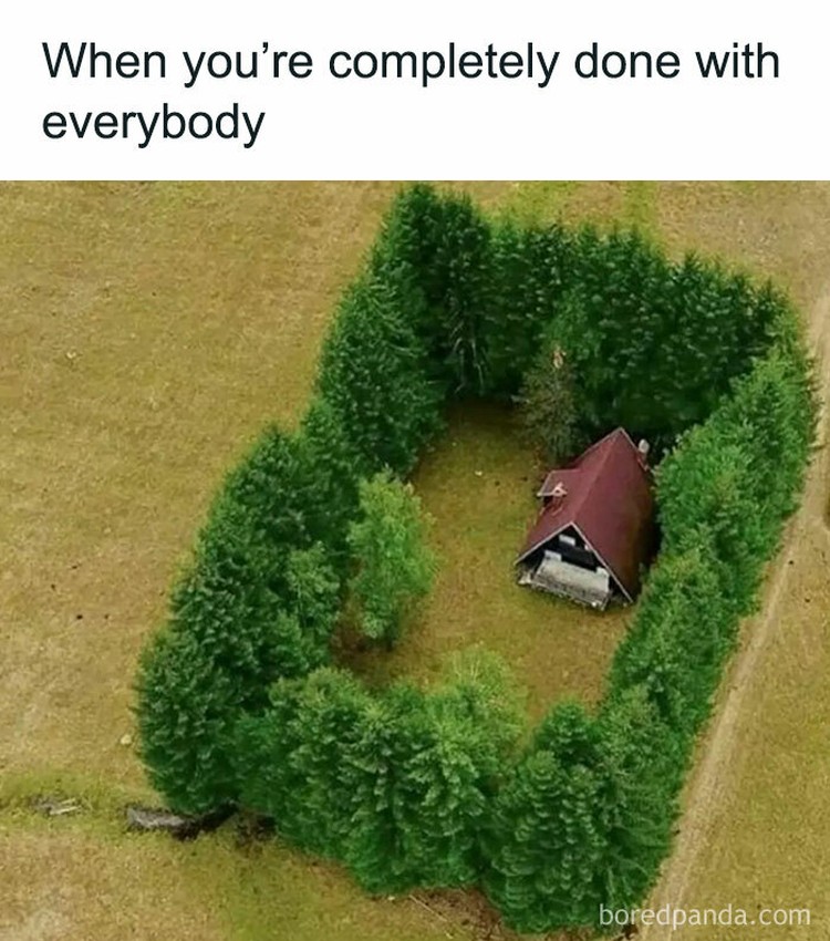 Meme berikut ini bakal bikin kaum introvert merasa terpanggil. Mana yang paling iya lagi buat kamu?