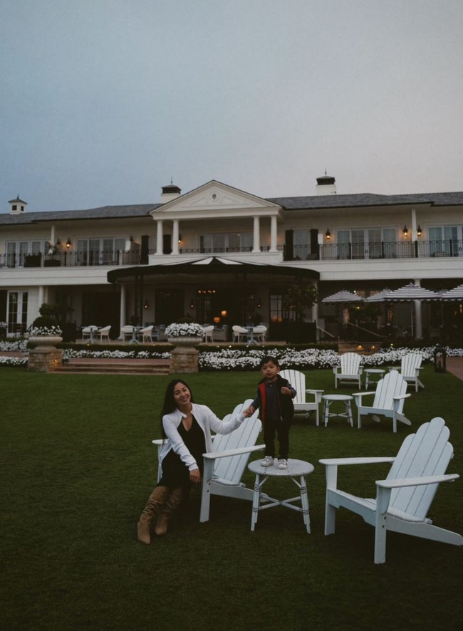 Putra pertamanya, Issa Xander juga terlihat ikut dan banyak menghabiskan waktu bersama Nikita. Sebentar lagi Issa akan segera menjadi seorang kakak. Foto: Instagram/@nikitawillyofficial94