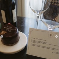 Sebelum melahirkan, Nikita dan Indra juga tampak merayakan anniversary pernikahan mereka yang ke-4. Keduanya memilih merayakannya di sebuah hotel mewah Rosewood Miramar Beach, California. Foto: Instagram/@nikitawillyofficial94