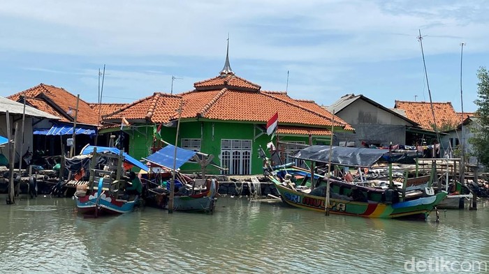 Potret abrasi di Desa Mayangan, Legonkulon, Subang Potret abrasi di Desa Mayangan, Legonkulon, Subang
