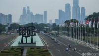 Iring-iringan mobil saat gladi bersih pelantikan Presiden dan Wakil Presiden masuk Kompleks Parlemen, Senayan, Jakarta, Sabtu (19/10/2024).