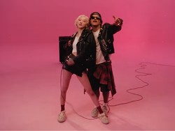 APT. Tembus 2 Miliar Views, Rose BLACKPINK Kejar Rekor YouTube Despacito