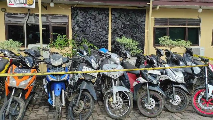 Sepeda motor curian yang ditemukan di rumah Herdianta Ginting yang diduga personel TNI aktif (Dok. Istimewa)