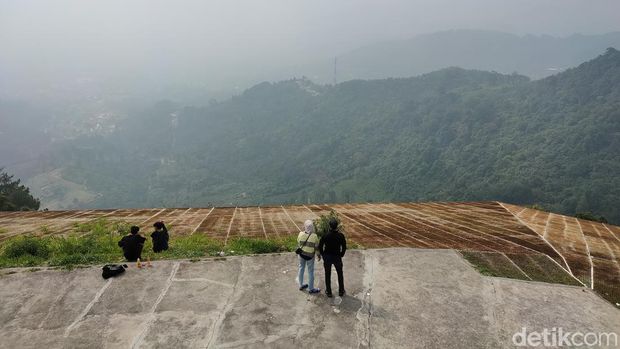 Tower 'misterius' di Puncak yang bikin banyak orang penasaran.