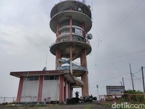 Menjawab Misteri Tower di Puncak yang Bikin Penasaran