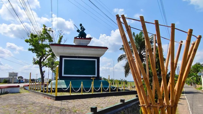 Tugu Kemit di Kebumen.