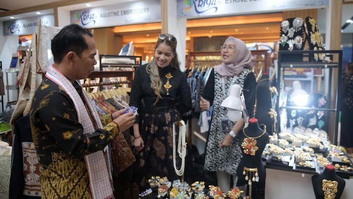 Upaya Mendukung Pengembangan UMKM di BUMN Kementerian BUMN terus mendorong kemajuan UMKM lewat berbagai macam cara. Ini salah satu langkah nyata yang dilakukan guna mendukung pengembangan UMKM.