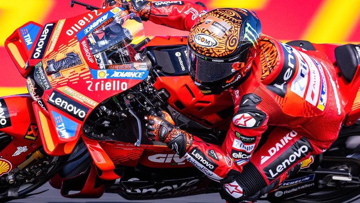 MELBOURNE, AUSTRALIA - OCTOBER 20: Francesco Bagnaia on the Ducati Lenovo Team Ducati during the Australian MotoGP race at Phillip Island Grand Prix Circuit on October 20, 2024 in Melbourne, Australia. (Photo by Santanu Banik/Speed Media/Icon Sportswire via Getty Images)