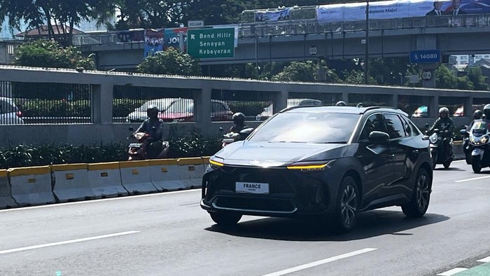 68 unit Toyota bZ4X digunakan untuk mengantarkan tamu VVIP dalam Upacara Pelantikan Presiden dan Wakil Presiden Terpilih Periode 2024-2029