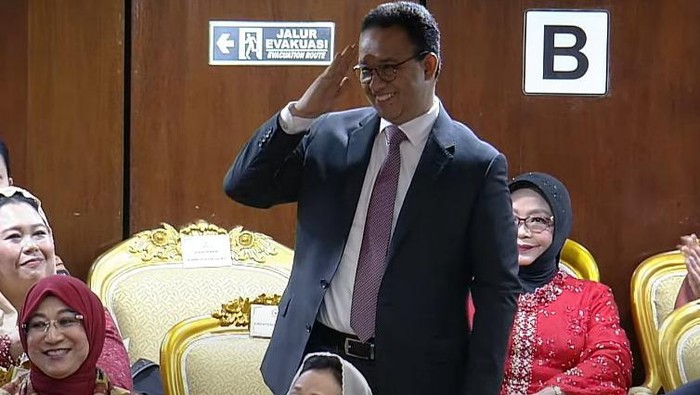 Anies Baswedan hormat saat disapa Prabowo (dok. YouTube MPR)