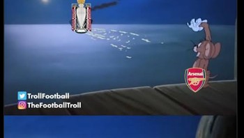 Semakin jauh dengan piala nih, k`atanya. Soalnya Arsenal ada di peringkat ketiga saat ini. Foto: (Twitter).