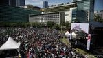 Bundaran HI Makin Ramai Jelang Kedatangan Prabowo-Gibran