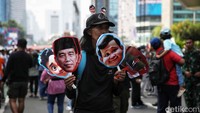Warga dari luar kota pun berdatangan ke Jakarta untuk menyambutnya pada pesta rakyat di kawasan Sudirman-Thamrin.