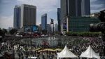 Bundaran HI Makin Ramai Jelang Kedatangan Prabowo-Gibran