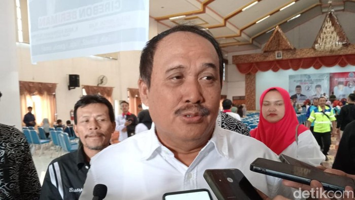Calon Gubernur Jawa Barat, Jeje Wiradinata saat berkunjung ke Kabupaten Cirebon