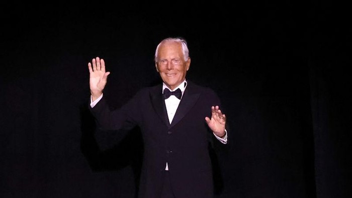 NEW YORK, NEW YORK - OCTOBER 17: Giorgio Armani poses on the runway during Giorgio Armani S/S 2025 fashion show on October 17, 2024 in New York City. (Photo by Mike Coppola/Getty Images)