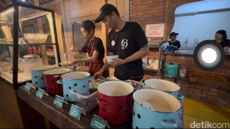 Gula Bali the Joglo di Jalan Merdeka, Denpasar, Minggu (20/11/2024). (Rizki Setyo)